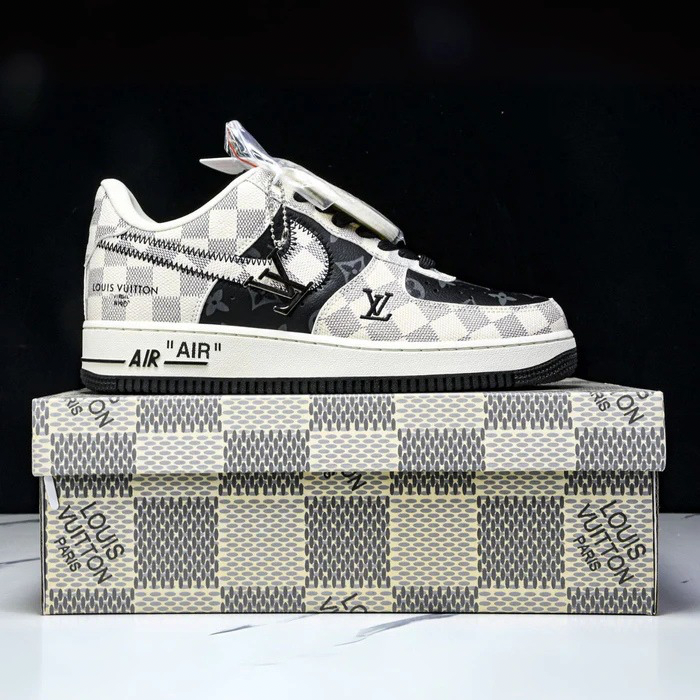 Louis Vuitton x Nike Air Force 1 | Royal Black