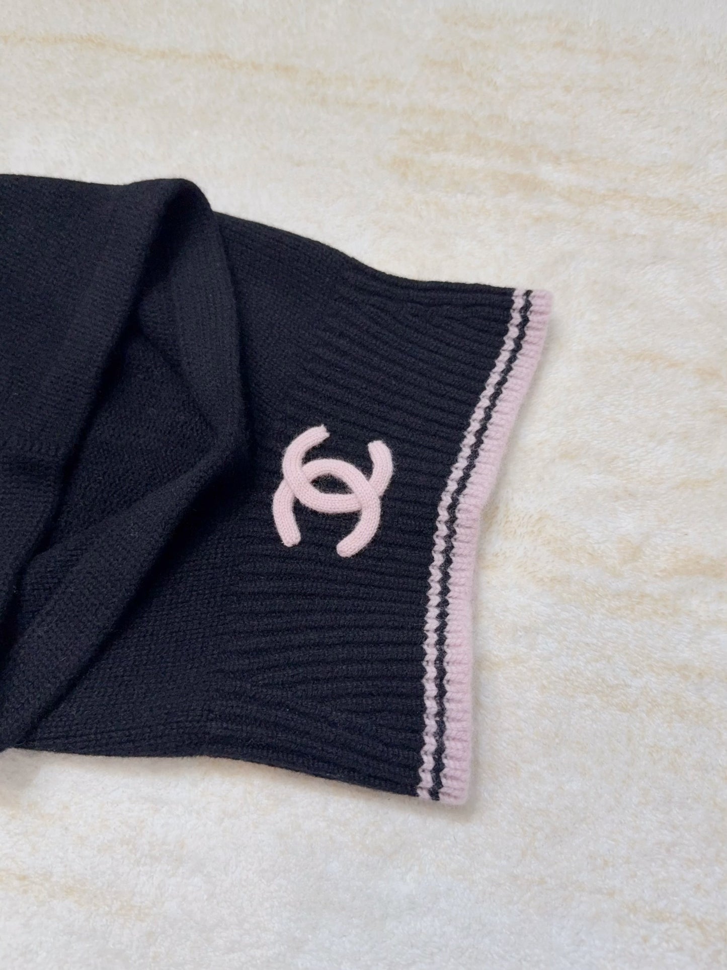 Chanel | Knit Beanie & Scarf Set | Black or White