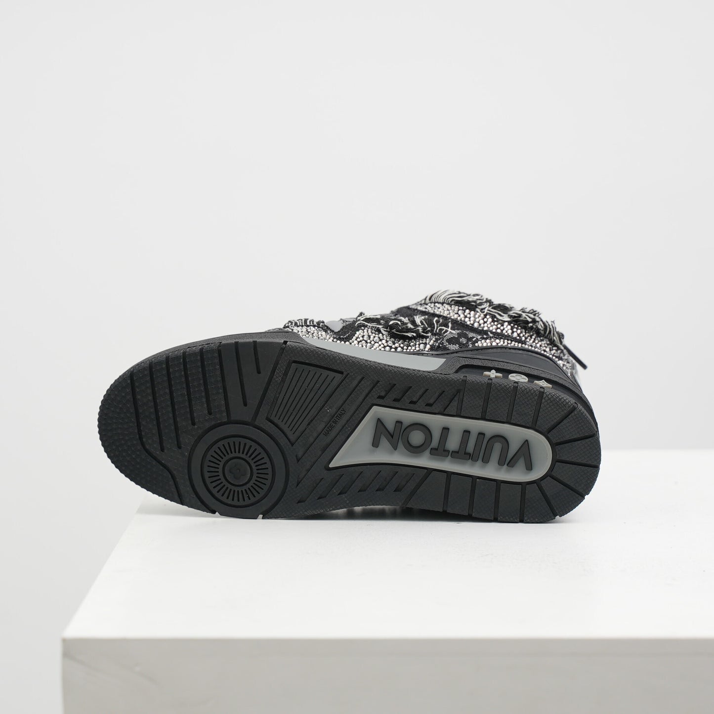 Louis Vuitton | LV Skate Sneaker Black Paisley Bandana