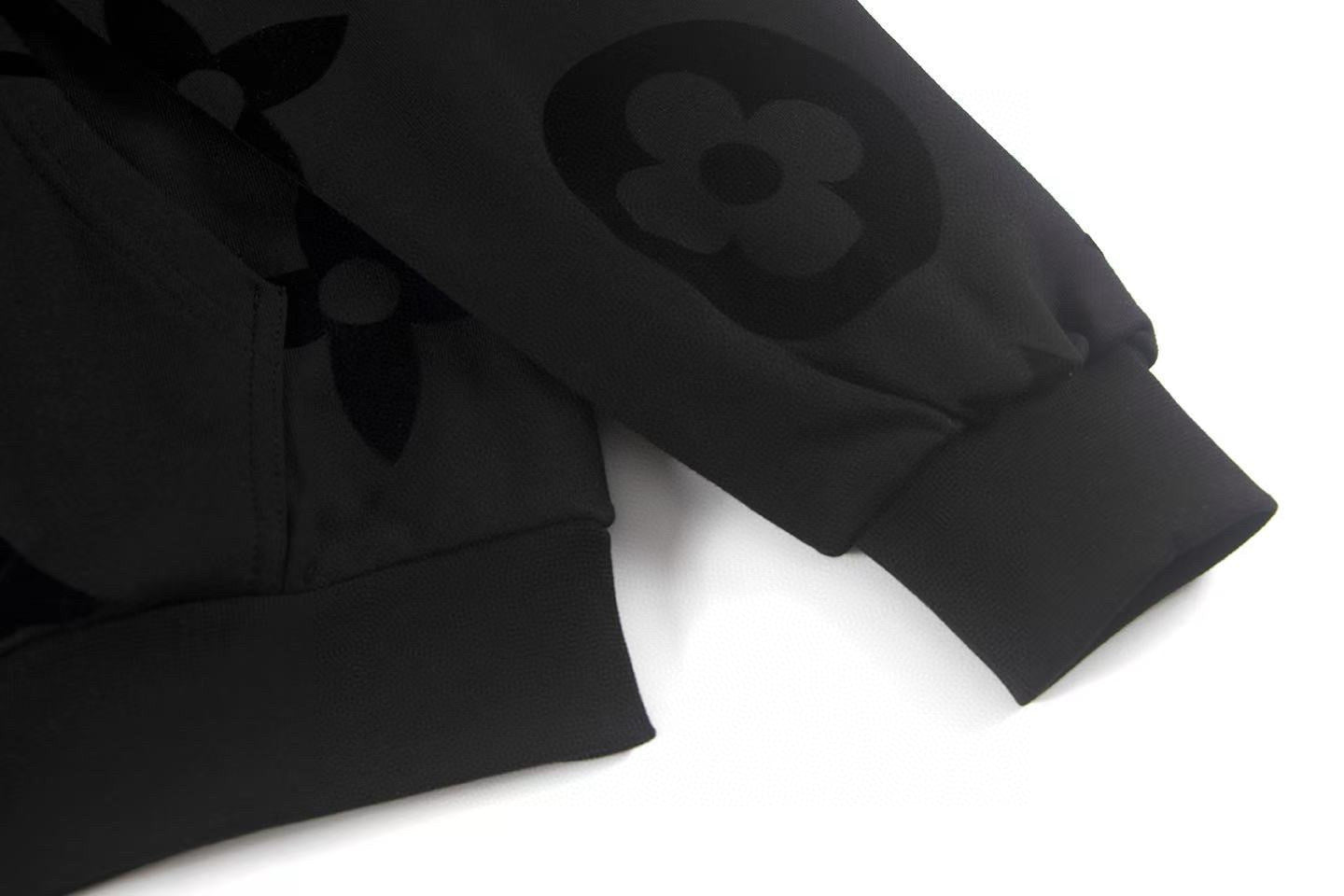 Louis Vuitton | Monogram Pattern Hoodie in Black