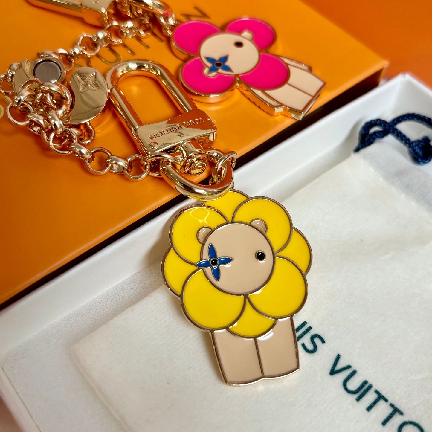 Louis Vuitton | Vivienne & Petula Best Friends Bag Charm Key Holder Gold