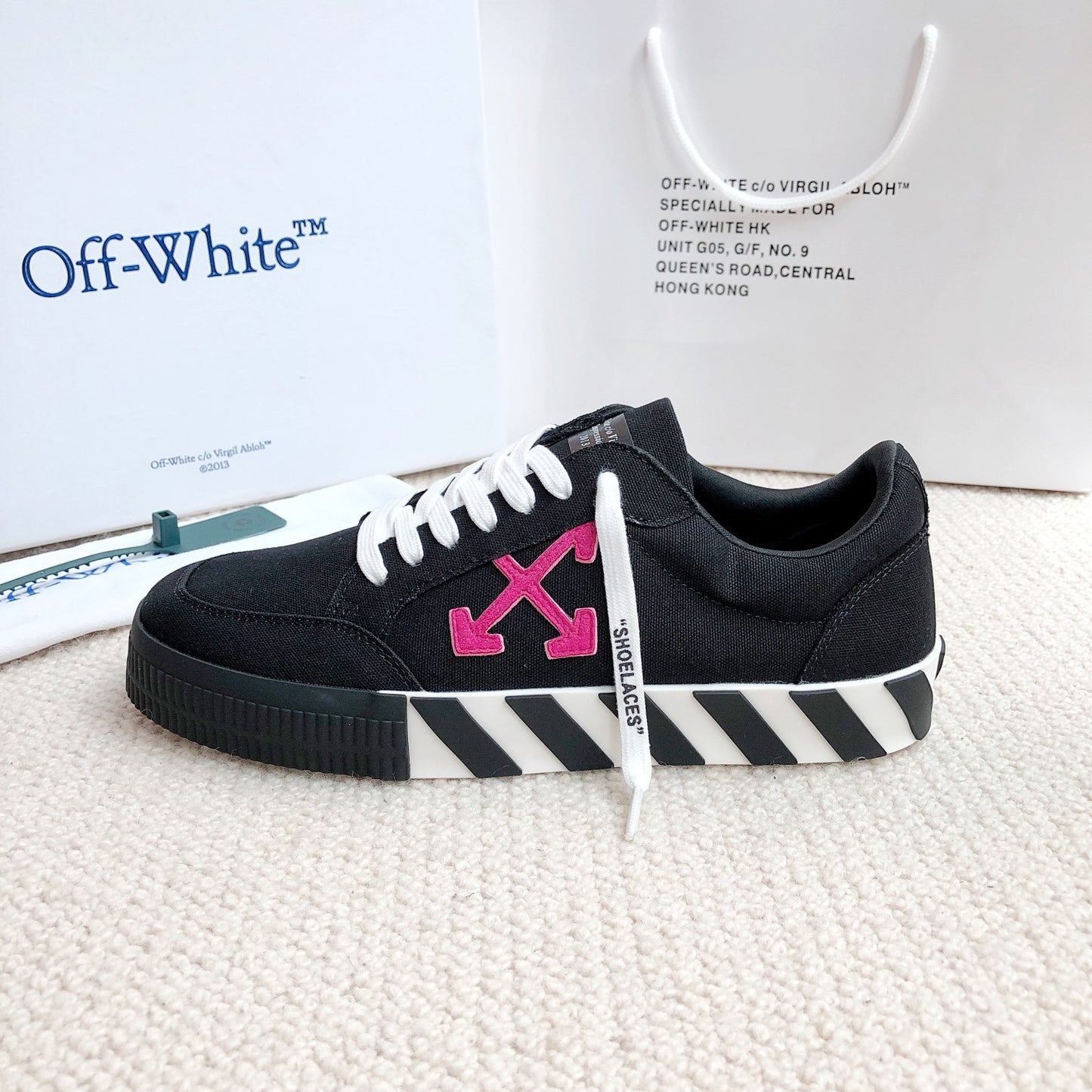 Off-White | Vulc Low Sneakers | Black Purple