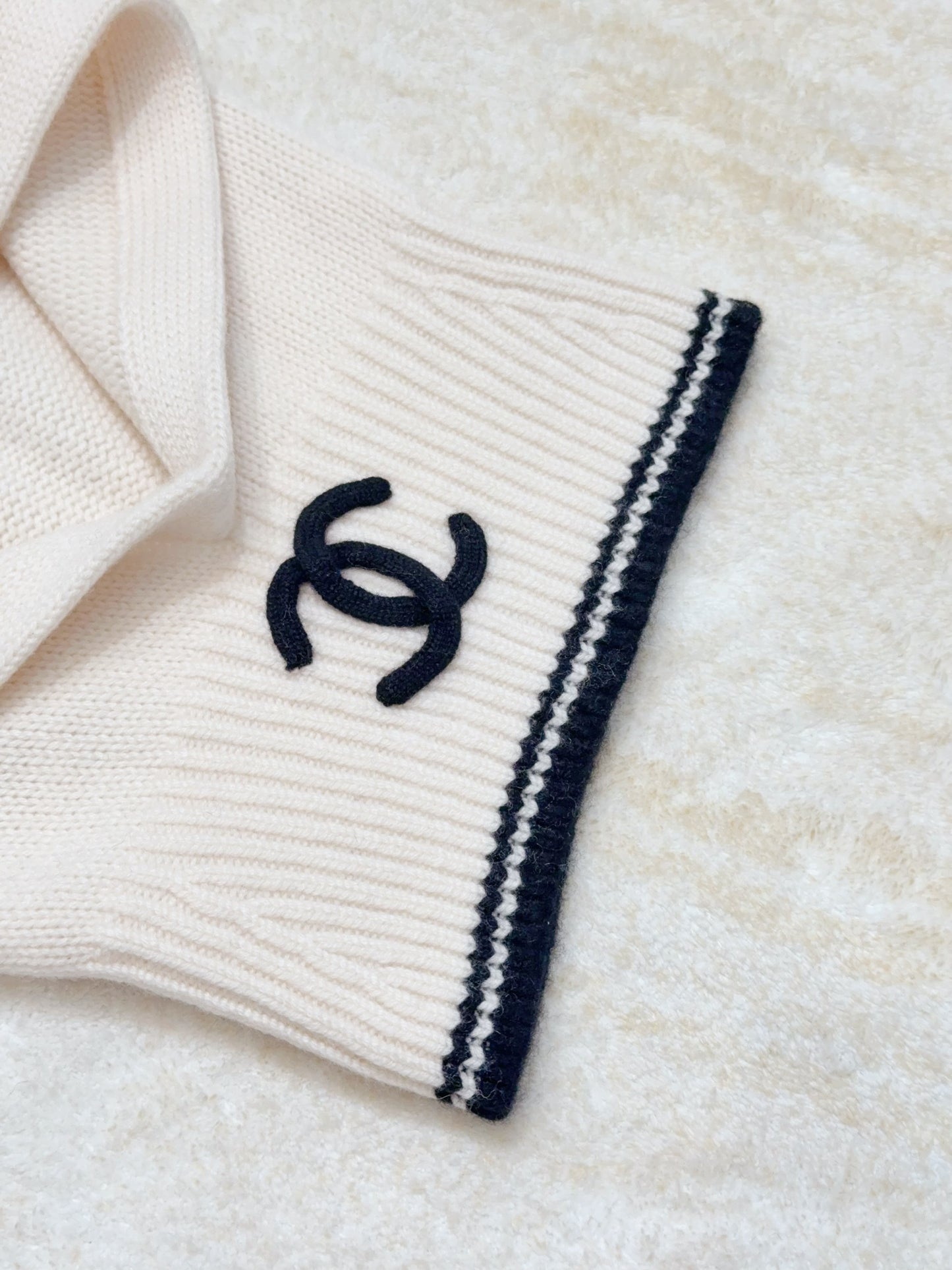 Chanel | Knit Beanie & Scarf Set | Black or White
