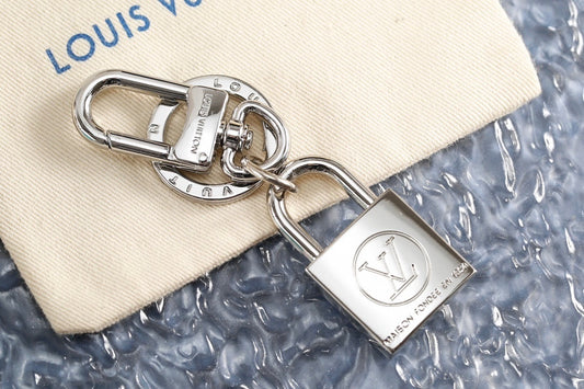 Luxury Padlock Charm Key Holder | Silver