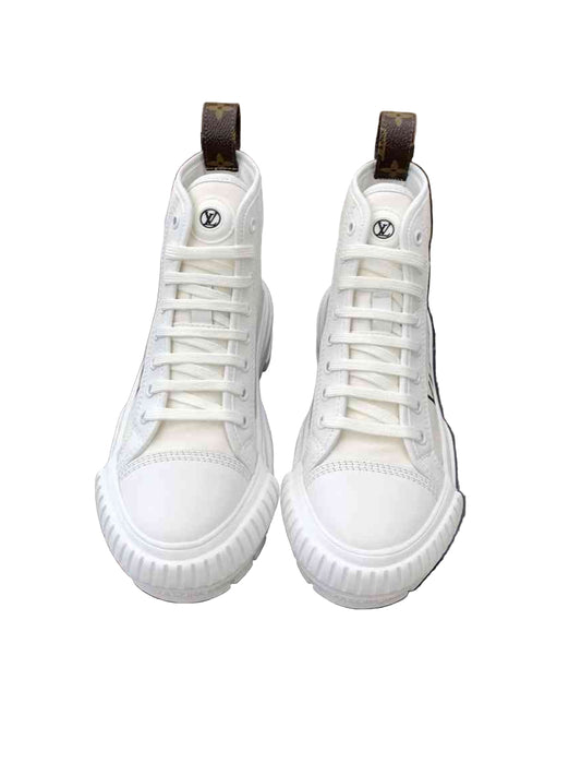 Louis Vuitton | Squad Sneaker Boot | White Canvas High-Top (W)