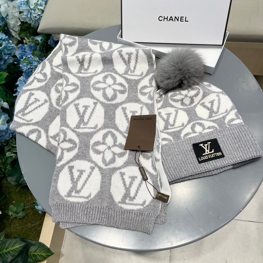 Louis Vuitton | Monogram Knit Beanie & Scarf Set | Black / White (Pom Beanie)