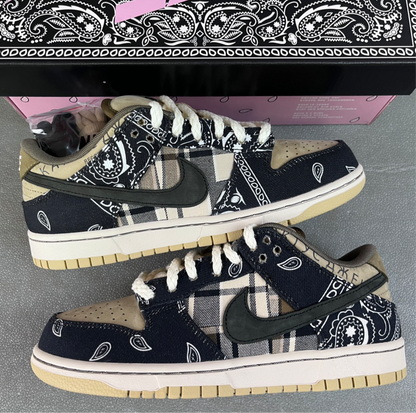 Nike SB Dunk Low | Travis Scott