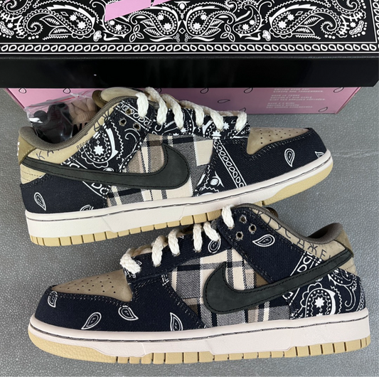 Nike SB Dunk Low | Travis Scott