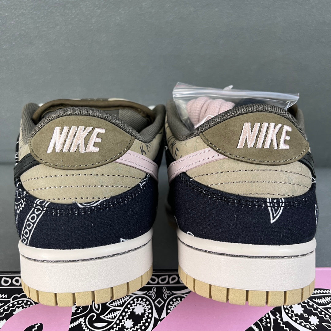 Nike SB Dunk Low | Travis Scott