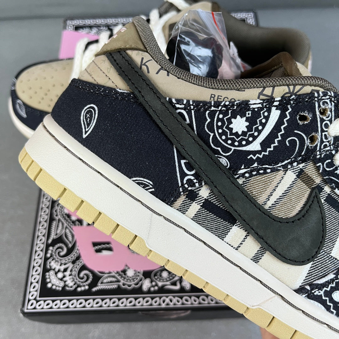 Nike SB Dunk Low | Travis Scott