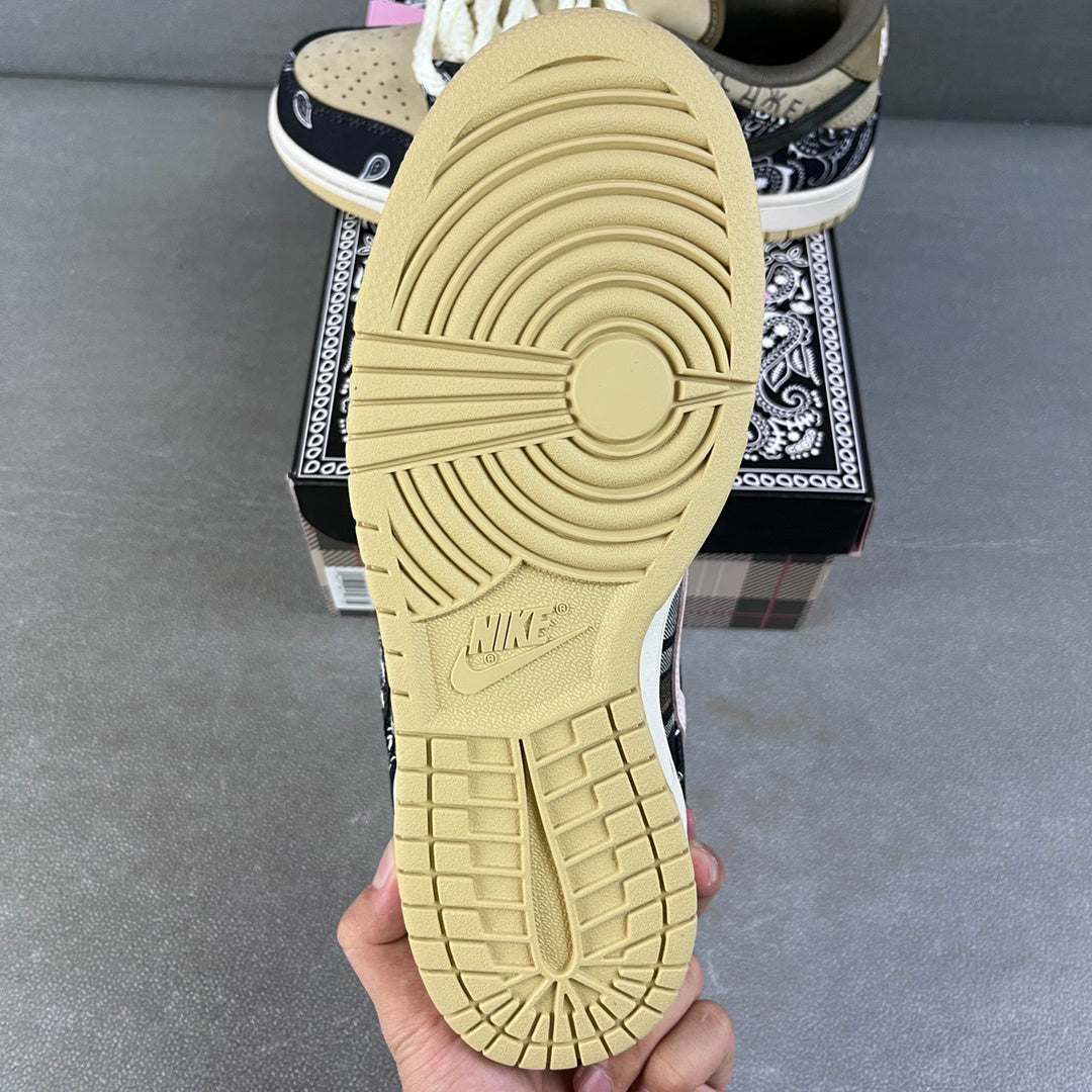 Nike SB Dunk Low | Travis Scott