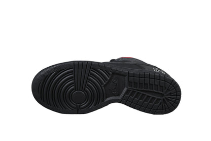 Nike x Supreme | SB Dunk Low “Black with Red Collar, 94 Heel”