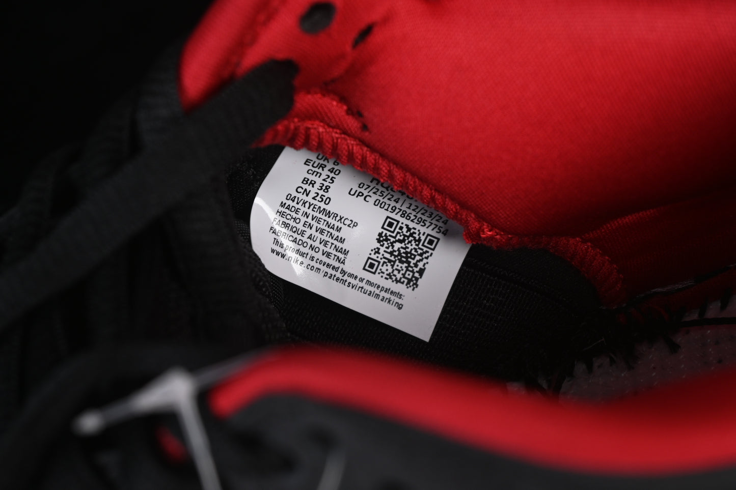 Nike x Supreme | SB Dunk Low “Black with Red Collar, 94 Heel”