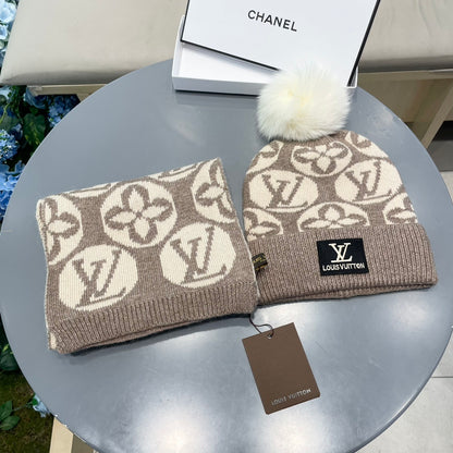 Louis Vuitton | Monogram Knit Beanie & Scarf Set | Black / White (Pom Beanie)