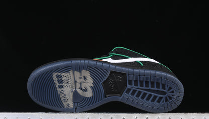 Nike SB Dunk Low | Bronx Girls Skate Black Multi-Color Stitch